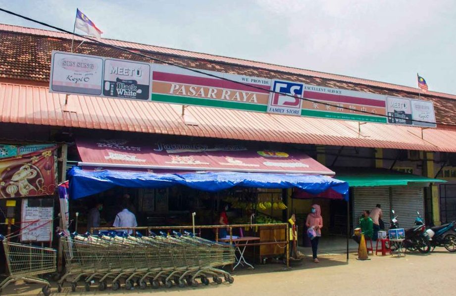 batu berendam family store 1