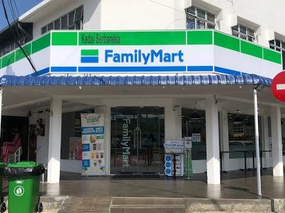 familymart bahau