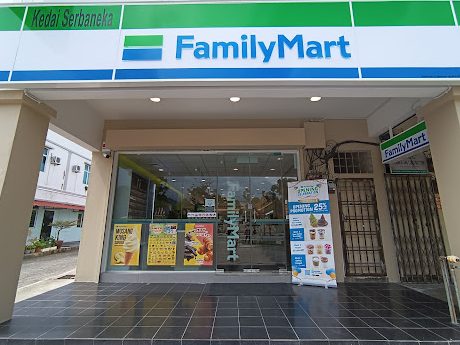familymart bukit rambai 1