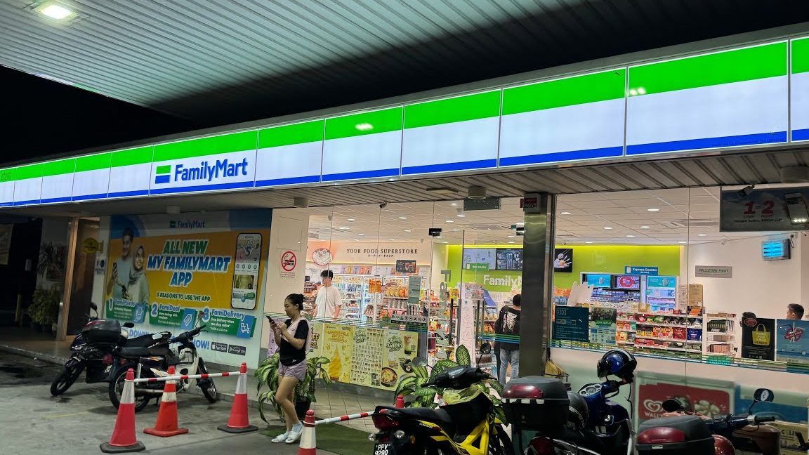 familymart caltex jitra