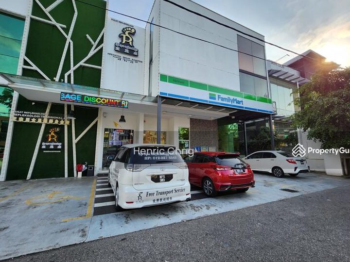 familymart jalan serampang pelangi