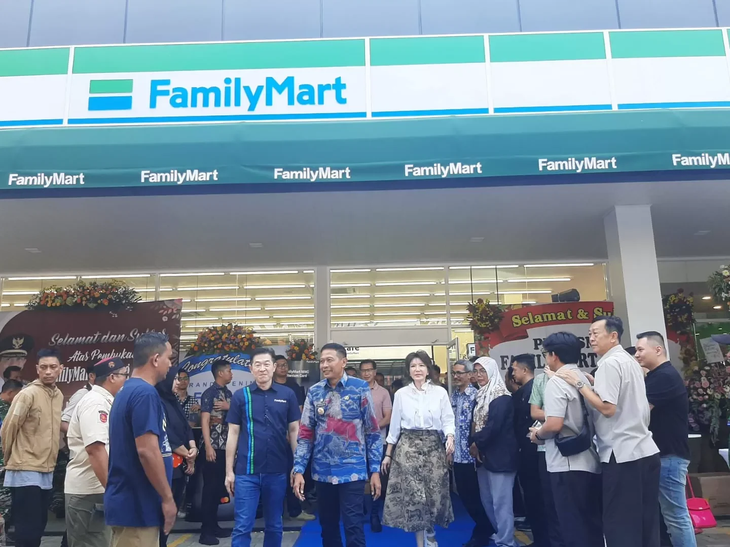 familymart kota emas