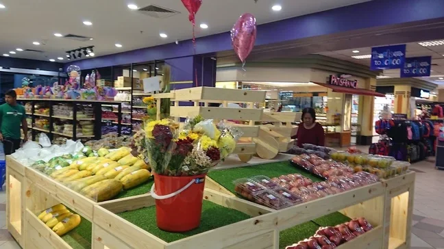 familymart mahkota parade 1