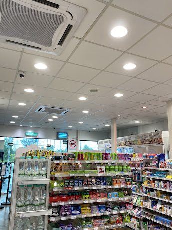 familymart petron taman cahaya masai