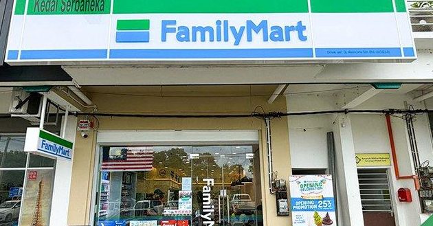 familymart pokok sena