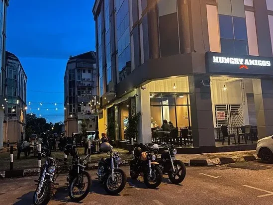 kedai keluarga terbaik di kuching