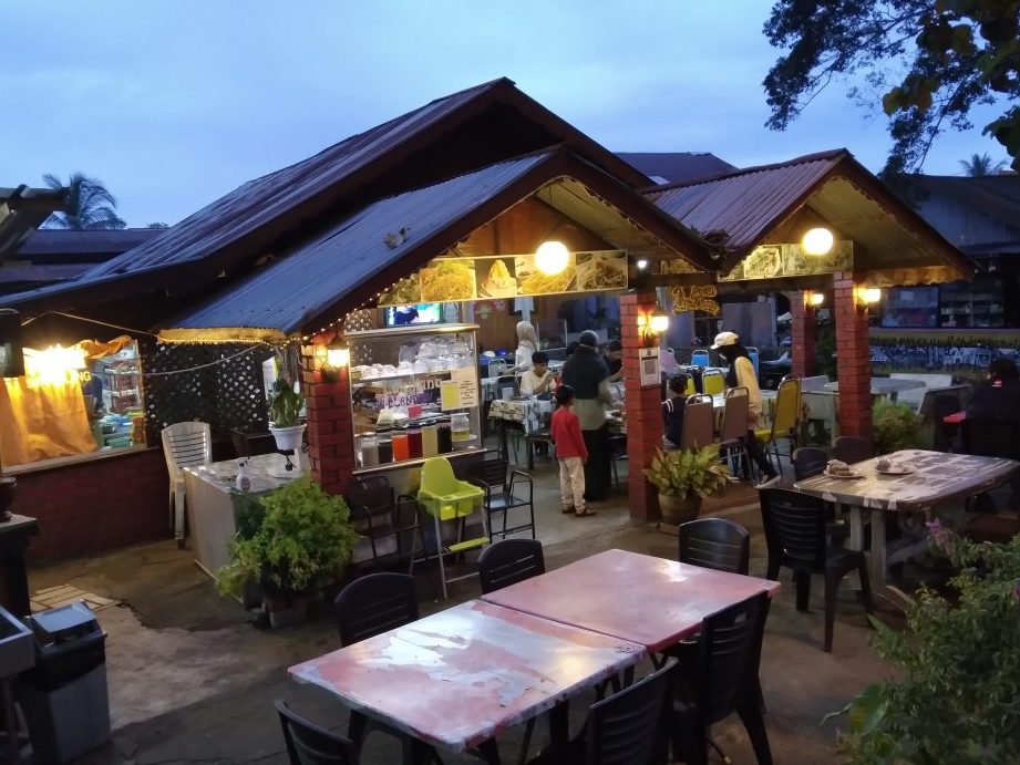 kedai keluarga terbaik di padang mat sirat